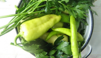 Pečena ljuta paprika sa belim lukom