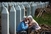 Srebrenica 2012.: Bošnjaci pokapaju žrtve, a Srbi slave